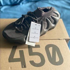 Yeezy 450 size 5.5 men